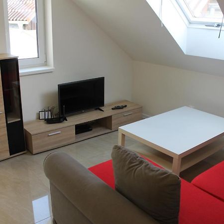 פישטני Apartmany Pri Auparku מראה חיצוני תמונה
