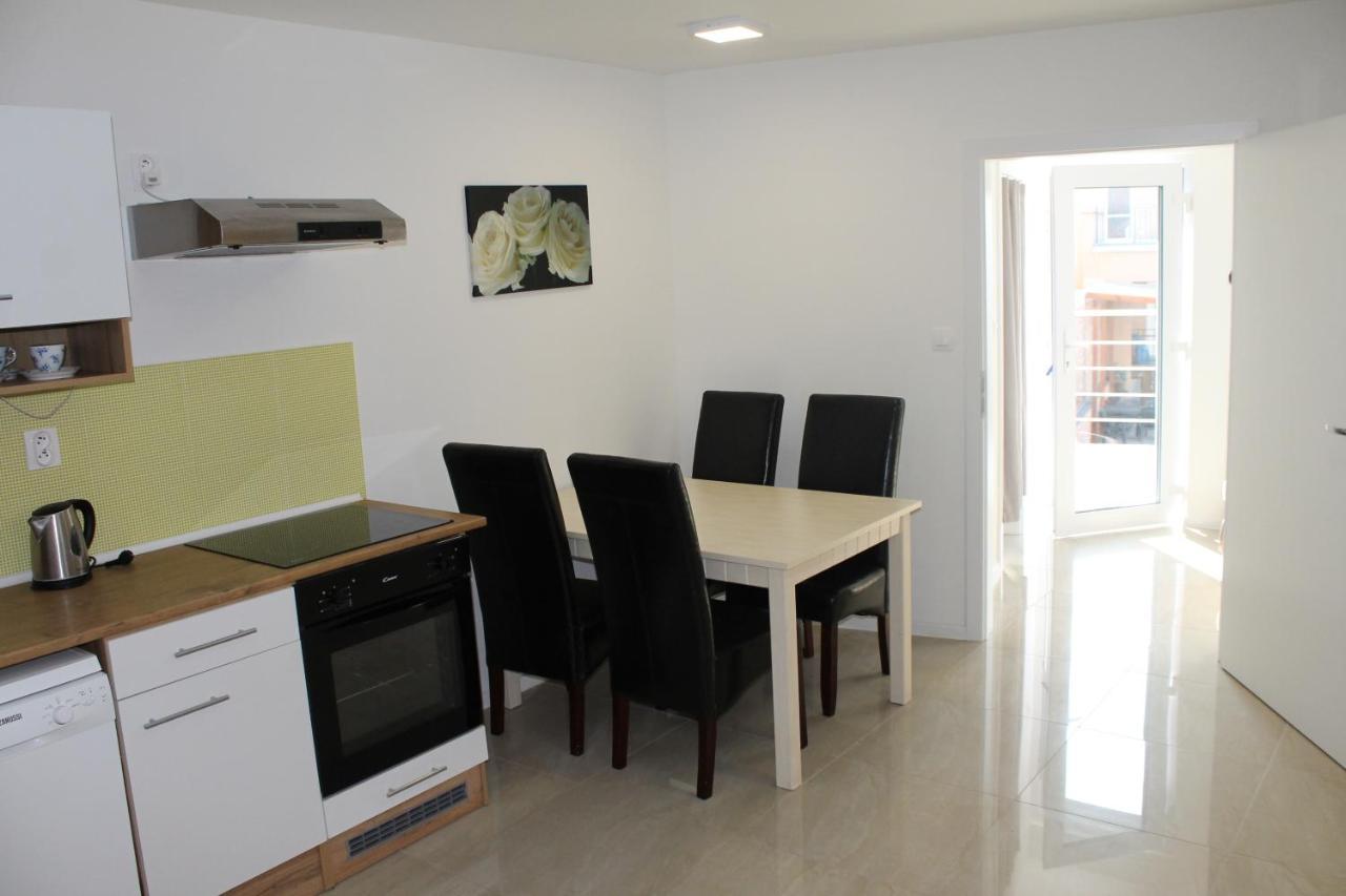 פישטני Apartmany Pri Auparku מראה חיצוני תמונה