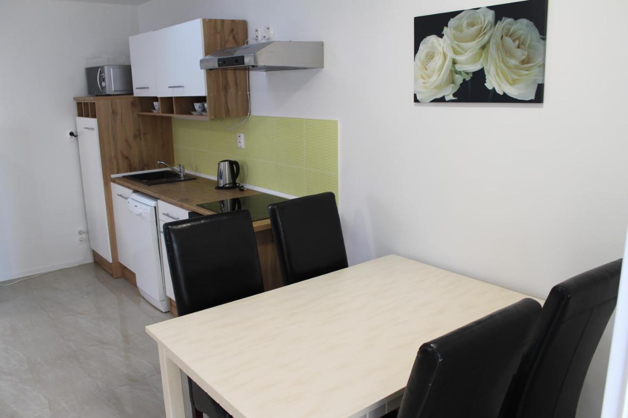 פישטני Apartmany Pri Auparku מראה חיצוני תמונה