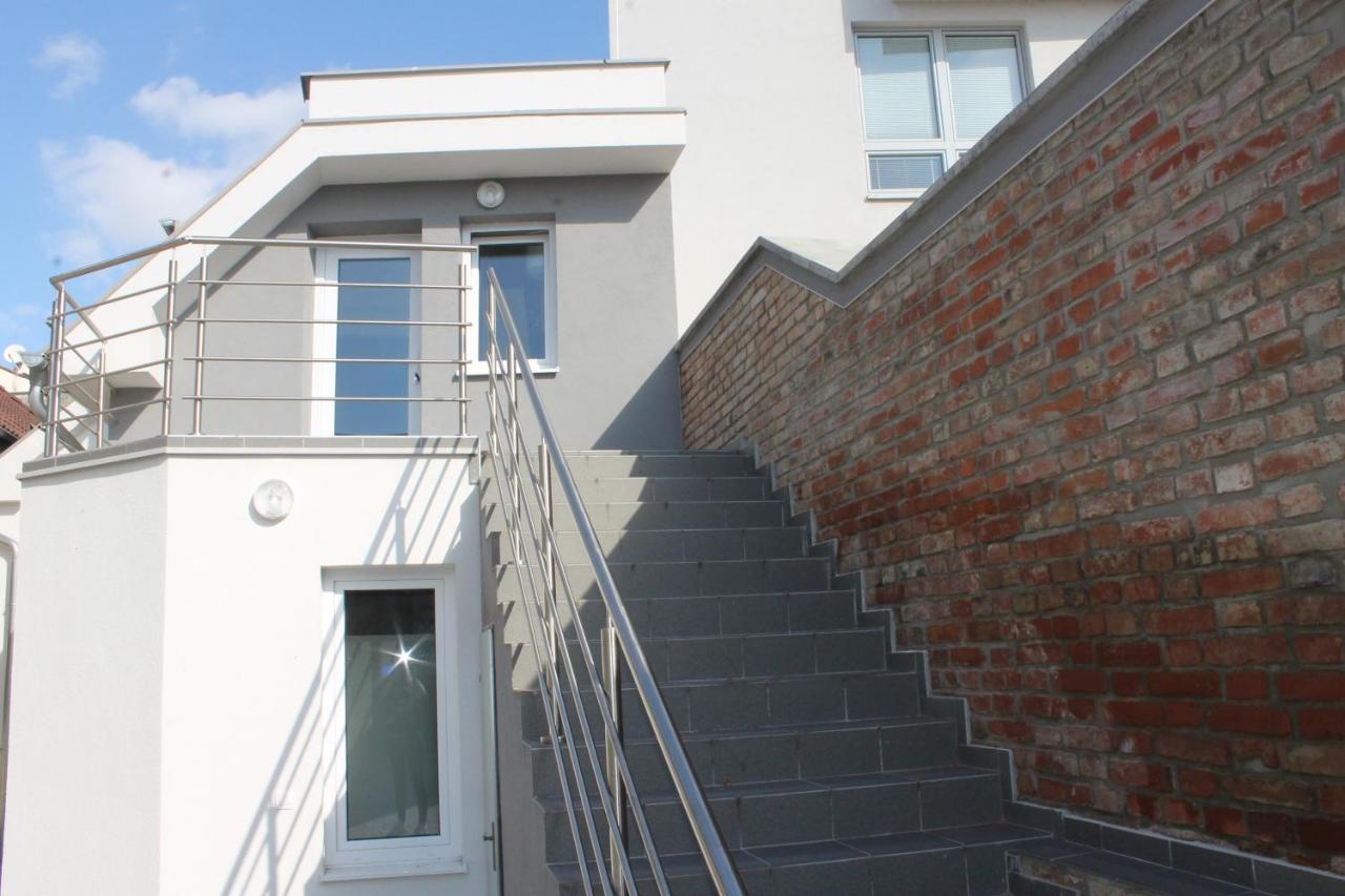 פישטני Apartmany Pri Auparku מראה חיצוני תמונה