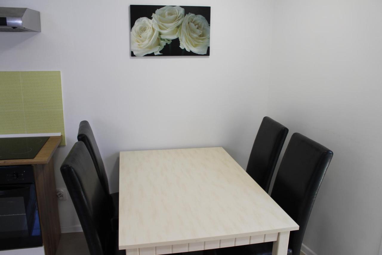 פישטני Apartmany Pri Auparku מראה חיצוני תמונה