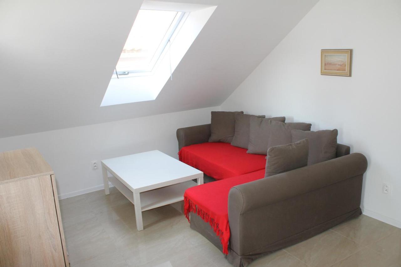 פישטני Apartmany Pri Auparku מראה חיצוני תמונה