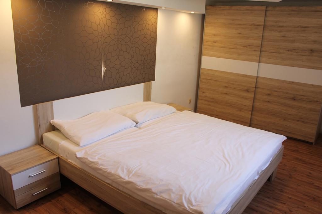 פישטני Apartmany Pri Auparku מראה חיצוני תמונה
