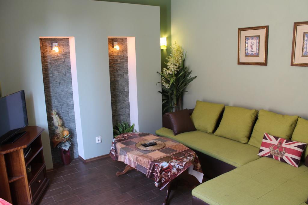 פישטני Apartmany Pri Auparku מראה חיצוני תמונה