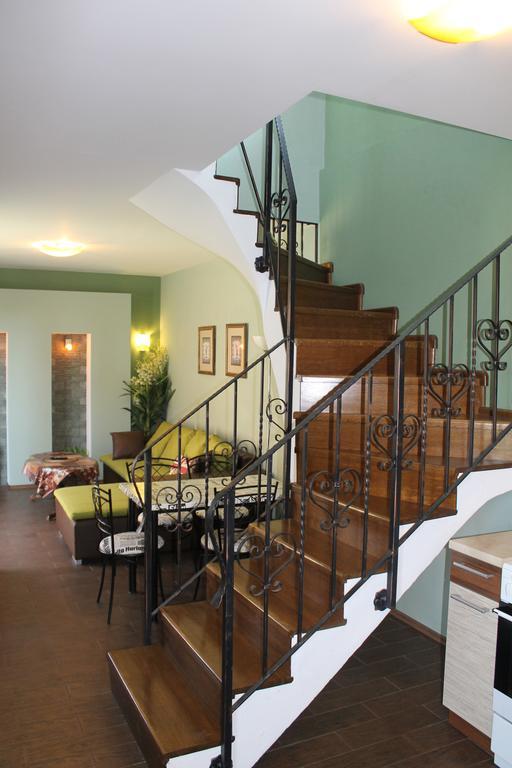 פישטני Apartmany Pri Auparku מראה חיצוני תמונה
